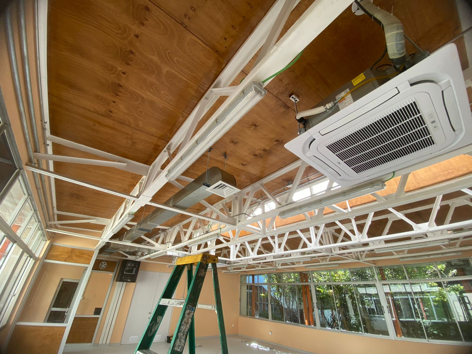 Instalación de ductos y climatización en Universidad del Bío-Bío, Concepción – Aireduct Ltda.